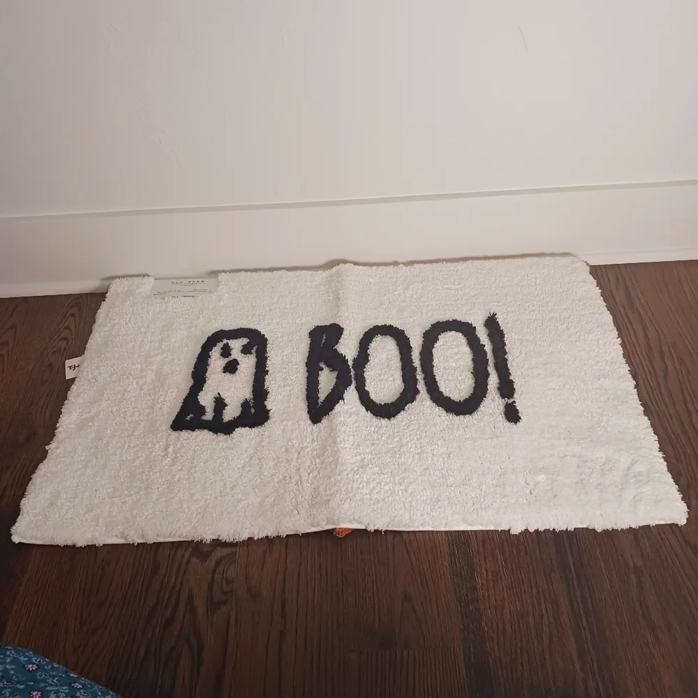 Ghost bath mat